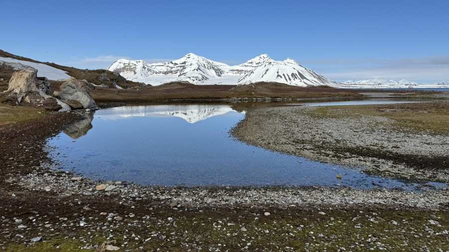 HDS04-24, Day 6, Gnåloden-lake © Meike Sjoer - Oceanwide Expeditions.jpg