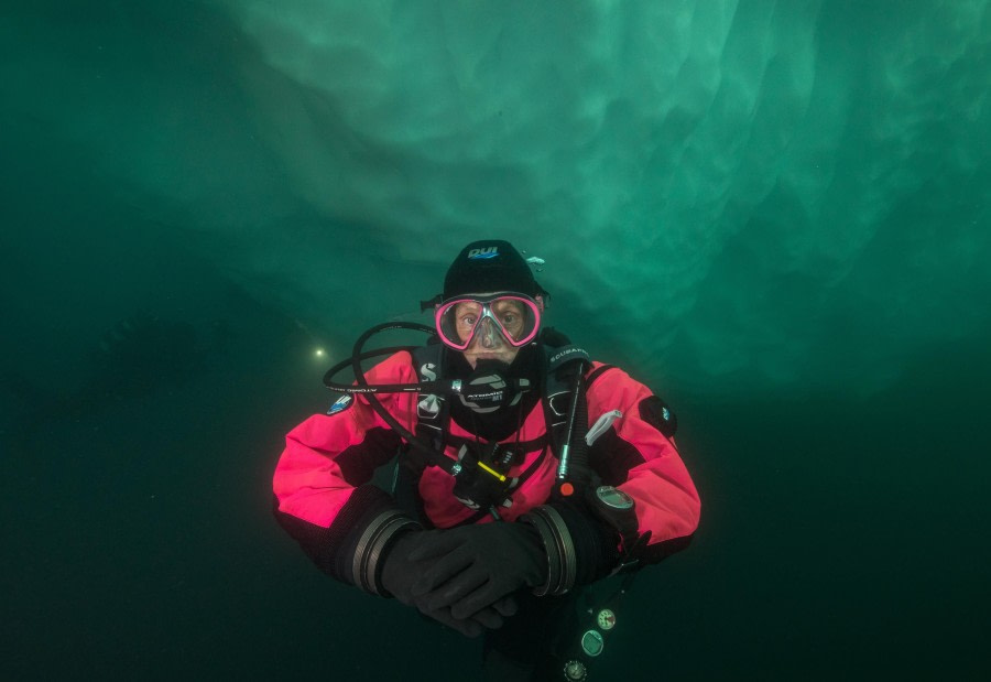 Scuba_Greenland-2017_Lori Under Berg © Jim van Gogh - Oceanwide Expeditions.jpg