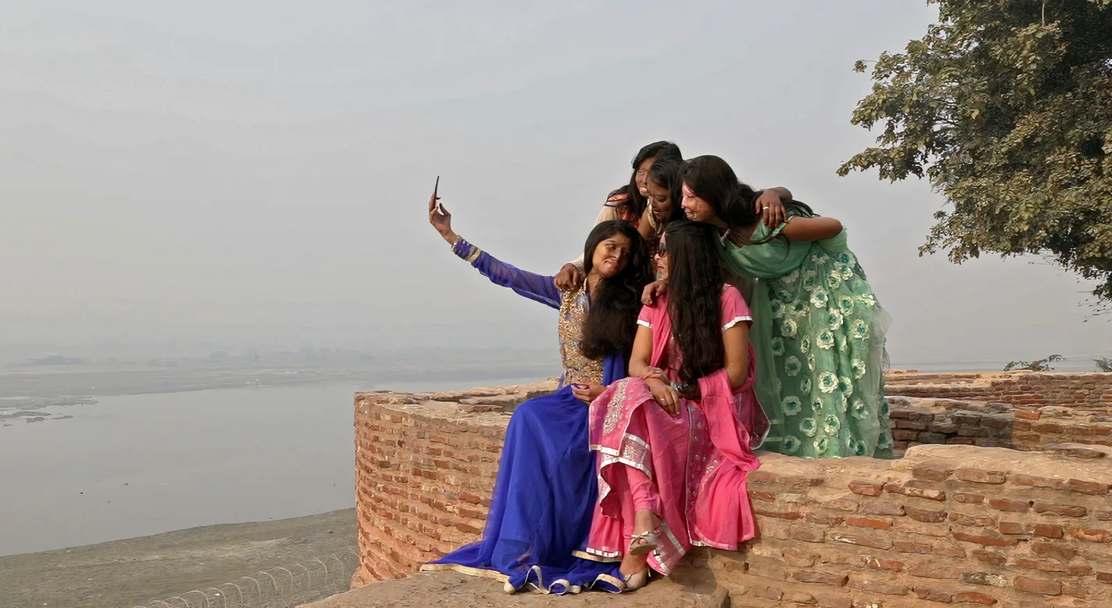 Ayena: Presented by India Doc Project & Films Aaj Kal