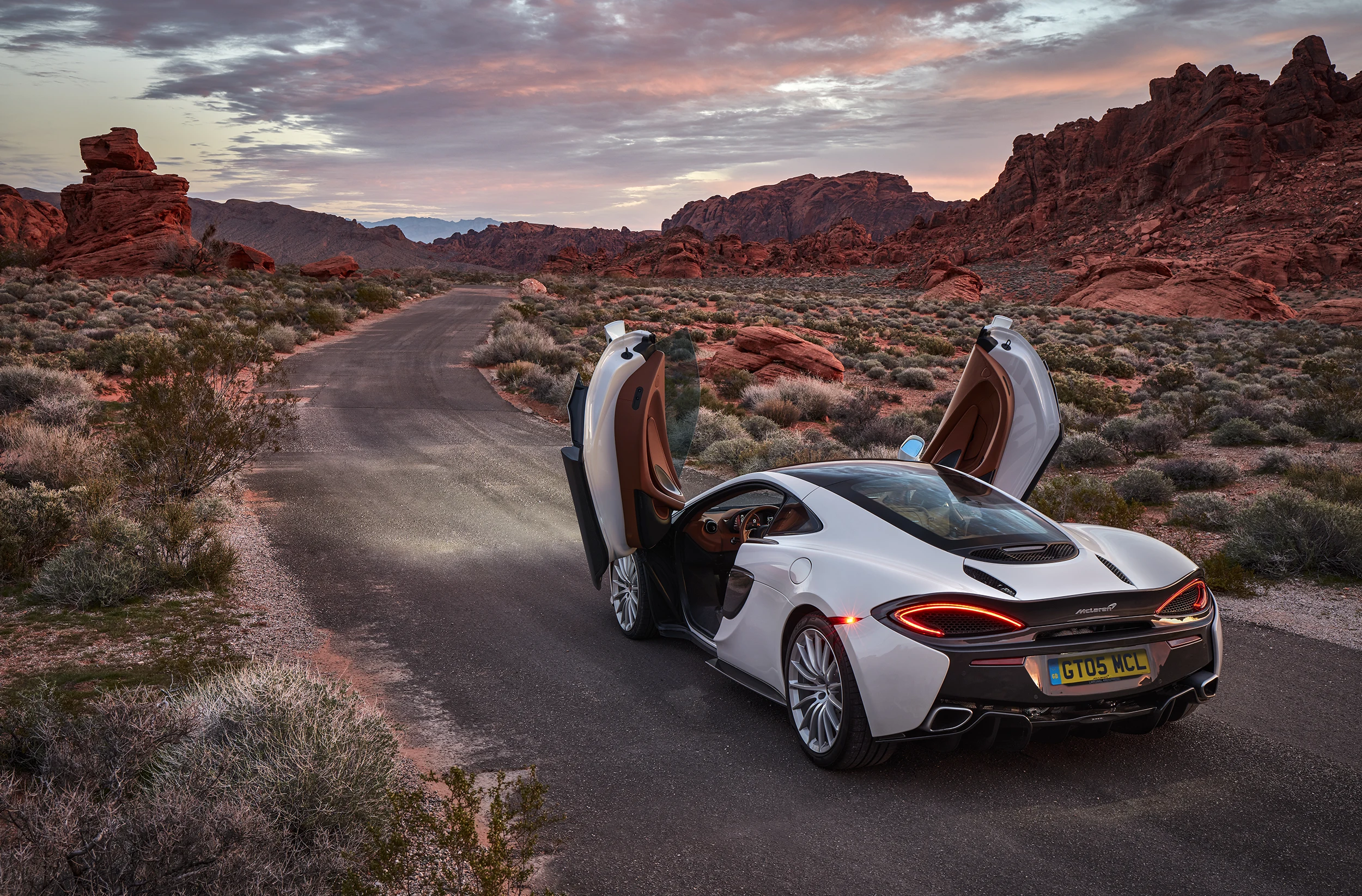 McLaren 570GT Lifestyle Image