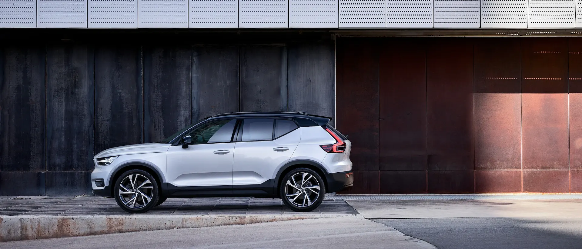 Volvo XC40 side view