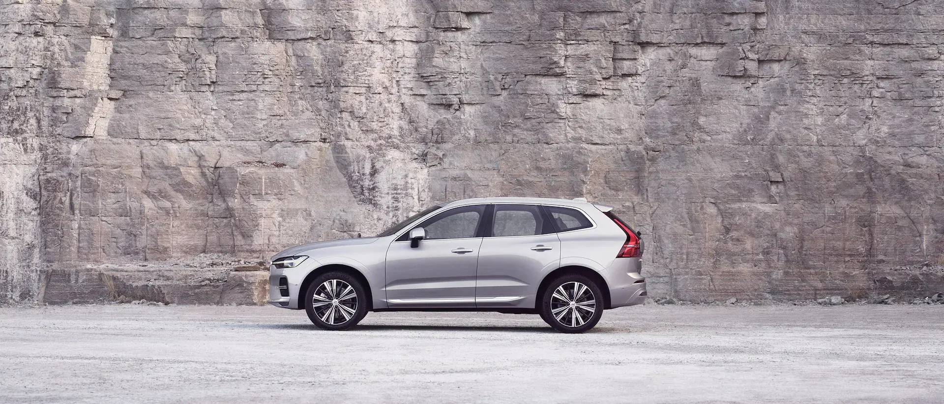 Volvo XC60 side view