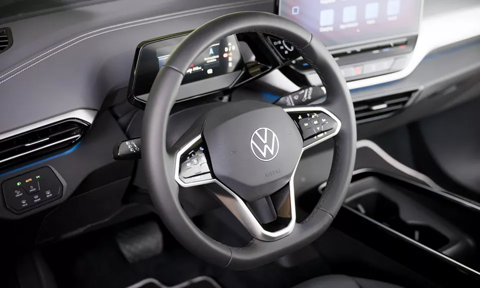 An interior shot of the cockpit area in an ID.4 AWD Pro S Plus shows the steering wheel.