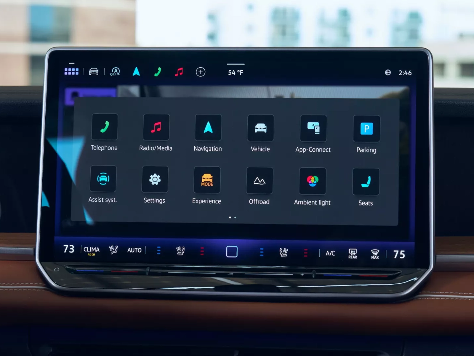 The available 15" center touchscreen display in a Tiguan is shown.