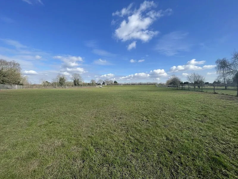 Frank's Freedom Field secure private dog field in Gainsborough Road, NG23 7HX