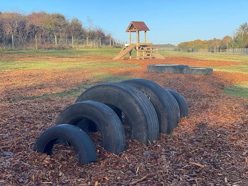 Grow Walkies - Buntingford secure private dog field in Chipping Hall Barns, SG9 0PH