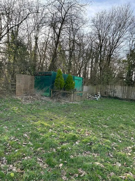 Poppy’s Dog Park secure private dog field in BLATCHBRIDGE, BA11 5EL