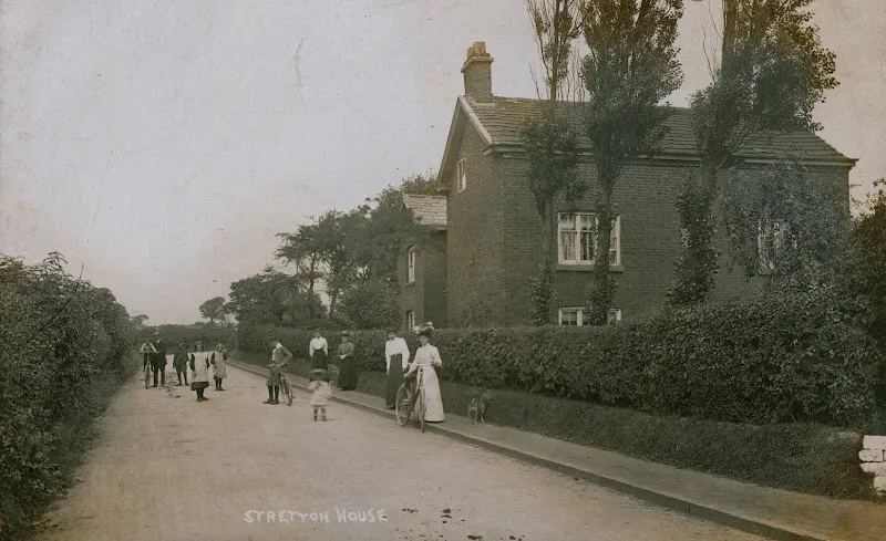 Stretton House Cheshire Ltd secure private dog field in WA4 4PF