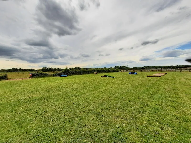 Westcote Ley Dog Field secure private dog field in Warwickshire, CV35 0BS