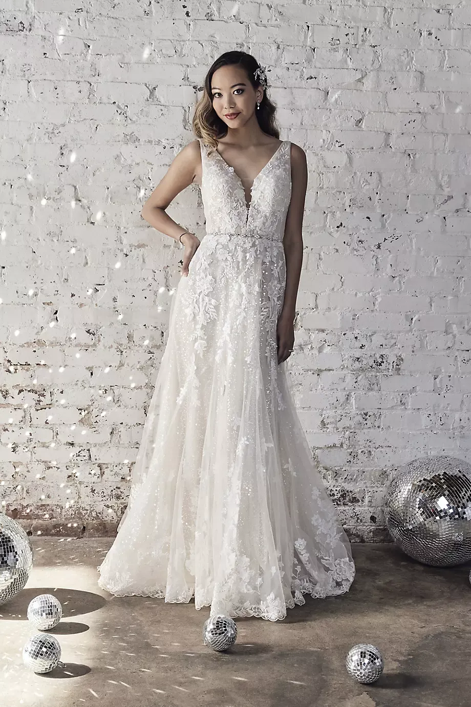 Galina Signature Tulle Plunging Tank A-Line Wedding Dress in Ivory/Bisque Size: 12 David's Bridal