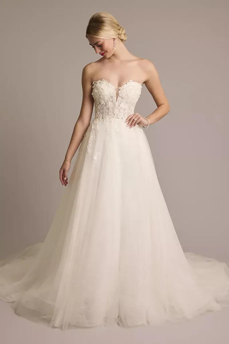 Oleg Cassini 3D Floral Plunging Strapless Tulle Ball Gown in Solid Ivory Size: 8 David's Bridal