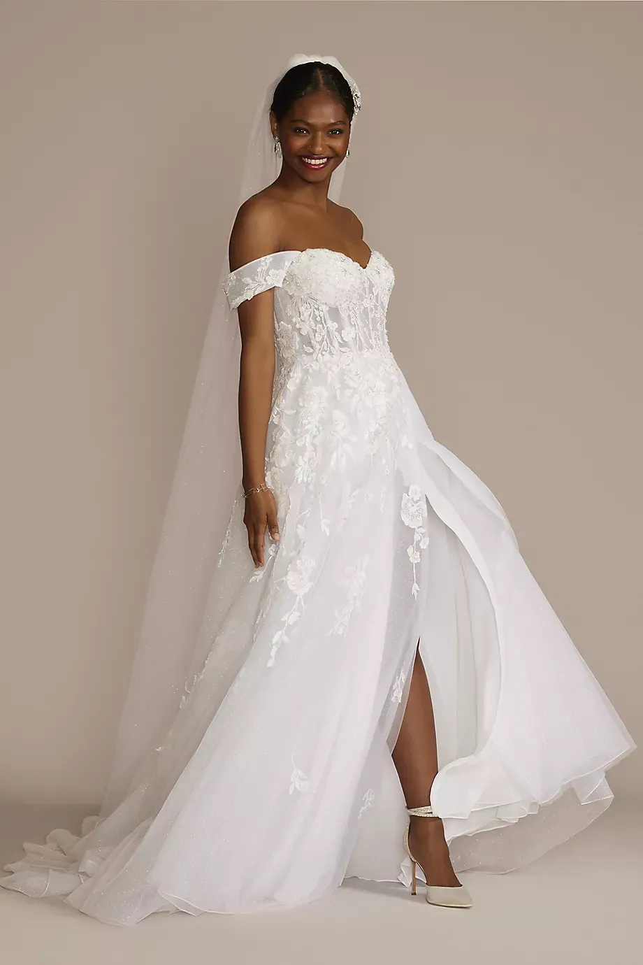 Galina Signature Floral Tulle Wedding Dress With Removable Sleeves in Solid White Size: 10P David's Bridal