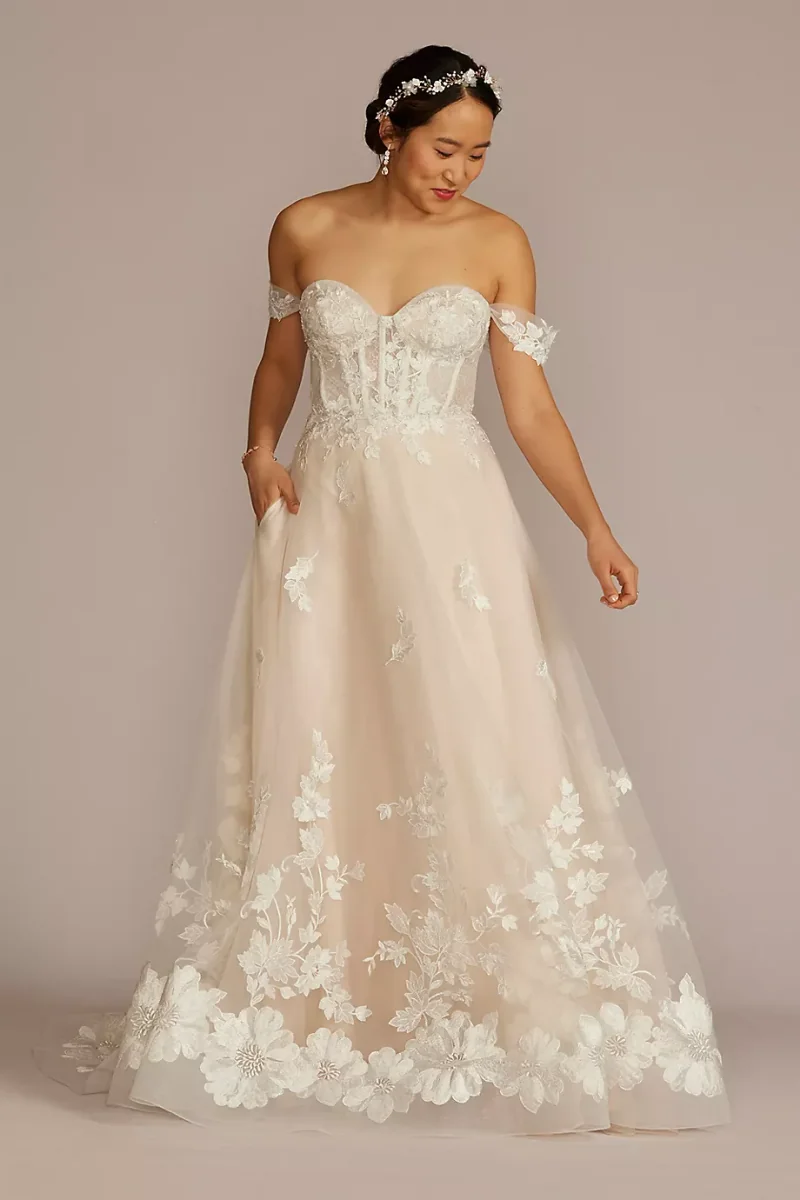 As Is Removable Sleeve Corset Wedding Dress in Ivory/Stone Size: 8 David's Bridal