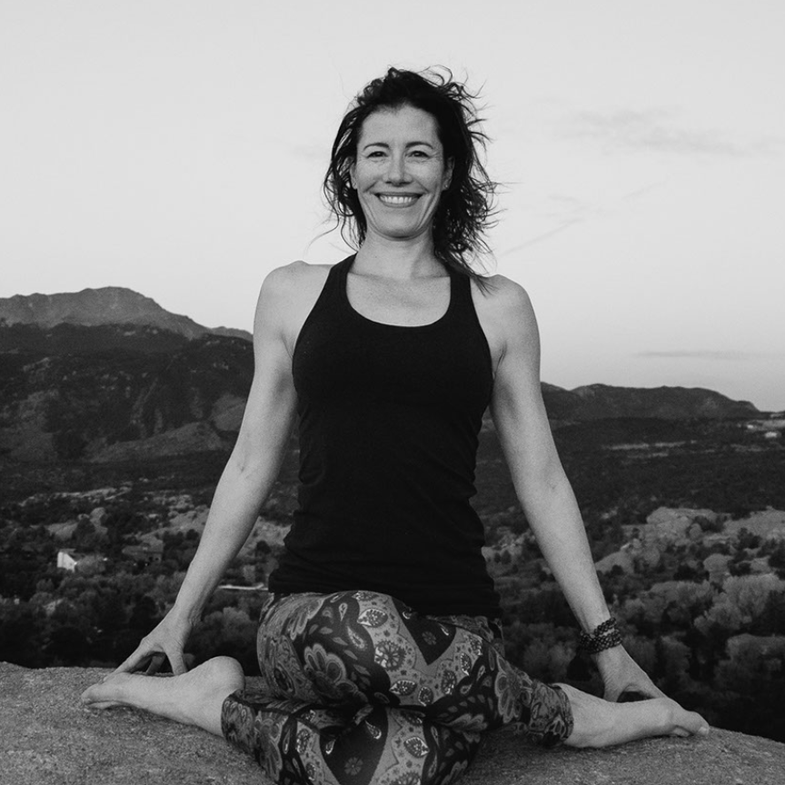 Virtual Workshop: Yoga for Beginners — The Essentials with Rachel Scott -  YYOGA