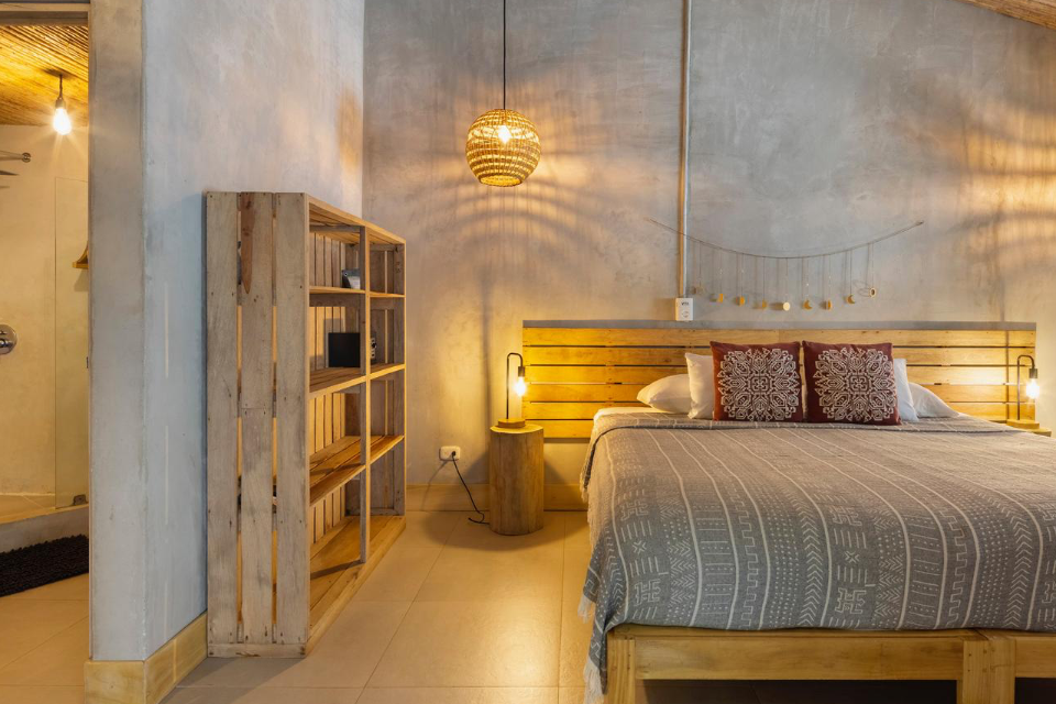 Accommodation Plans,Pricing and Meals