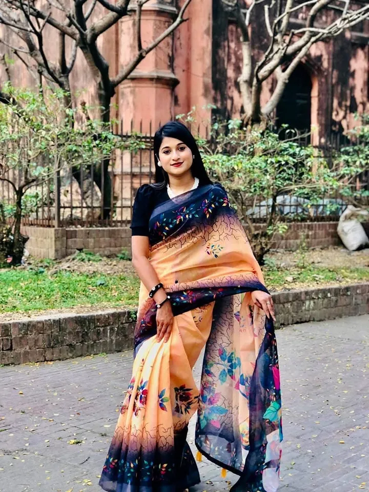 🪡 ফ্যাব্রিক: চান্দেরি সিল্ক (Chanderi Silk) 1