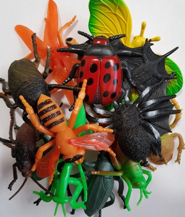 12 Pieces Enviromental Plastic Insects Animal Display Realistic Model Figure Kids Funny Trick Play Toys 1