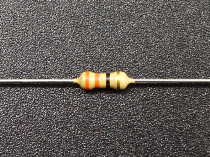 20Pcs 33 ohm Resistor 33 Ohm Carbon Film Resistor 33 Ohm 1&#x2F;4W Resistance 0.25 Watt 5% Tolerance Fixed Resistors For Passive Components Parts 5