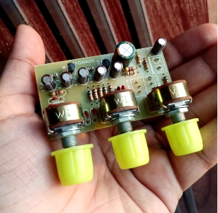 High quality stereo bass tone controller circuit. 3 volume stereo bass tone controller. Super compact stereo tone controller for Amplifier. 5