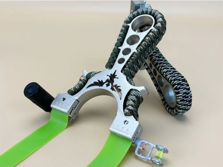 New Flying Eagle Slingshot Adult Year Outdoor Actual Combat Competitive Special Laser Aiming for Great Power High Precision Thickening 6