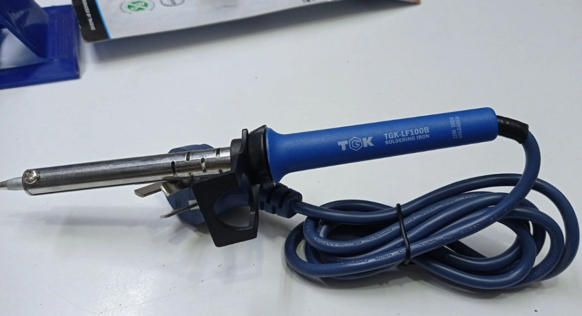 100W TGK-LF100B Soldering Iron With STAND Soldering Iron 100W 220V Tatal Iron 100W Constant Temperature Soldering Iron 5.8mm Tip Nozzle TGK-LF100B 100W Tools Electric Rework Station 6