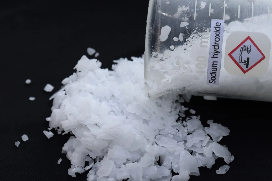 Caustic Soda Sodium hydroxide 1000gm (1kg) 3