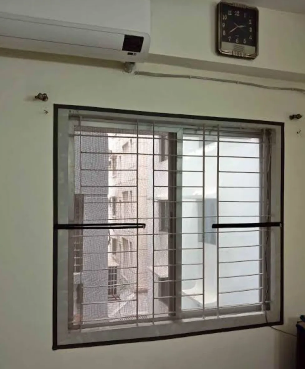 Export quality anti mosquito window net with chain system (5 feet by 5 feet)
