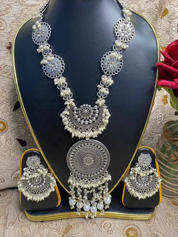 Gorgeous party wear necklace pendant long chain set for girls and women.