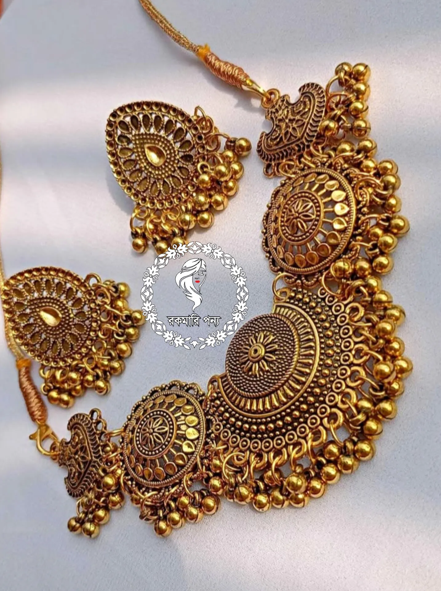 Gorgeous party wear necklace pendant long chain set for girls and women.