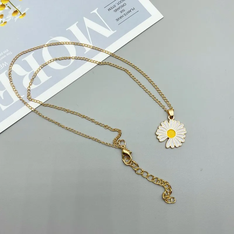 Cute Trendy Daisy Necklace Sun Flower Necklaces for Girls Simple Stylish - Flower Jewelry Dainty Chain Necklace for Women New Collection - Pendant Necklace for Girls Stylish 6