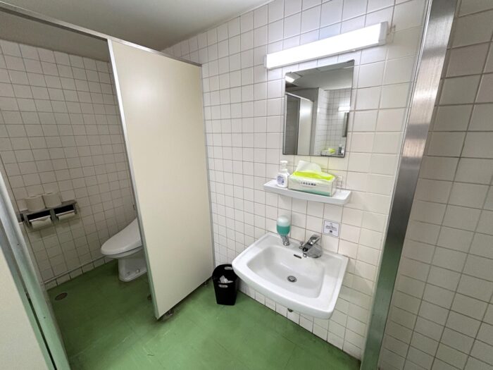 江間忠晴海ビル　トイレ