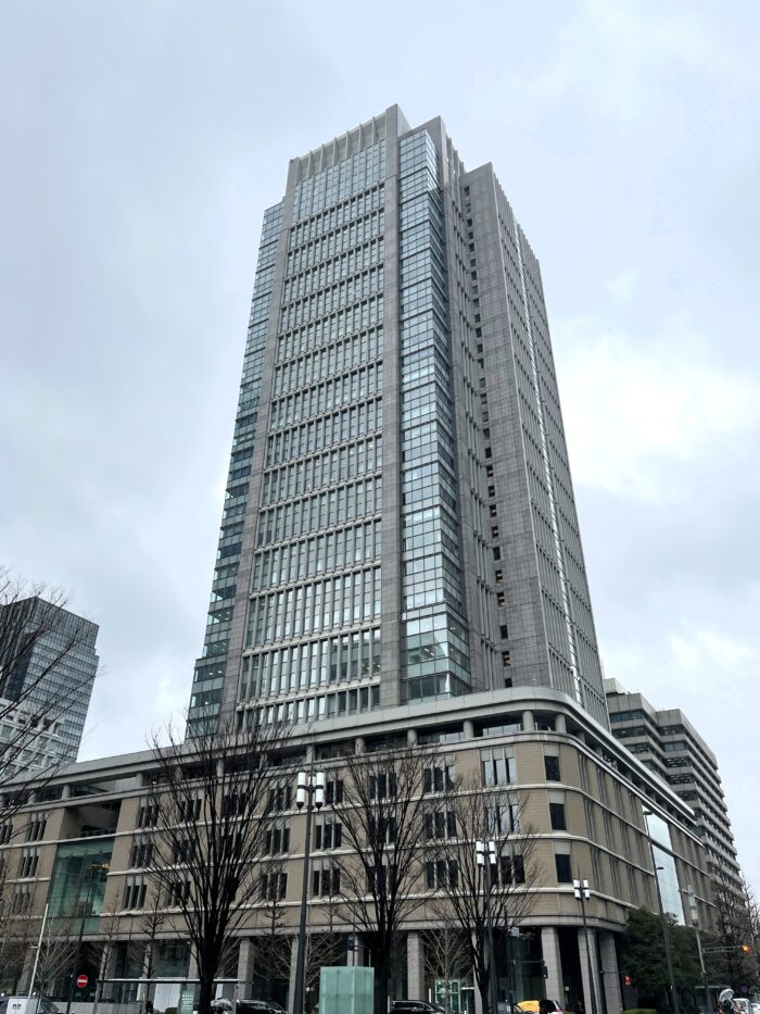 丸の内ビルディングの外観