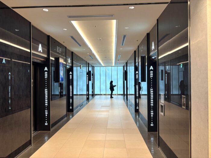 スカイビル　エレベーターホール