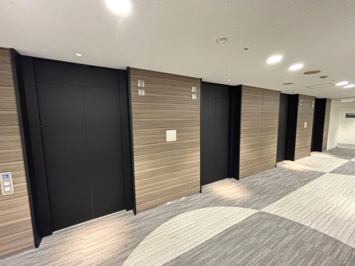 横浜STビル　エレベーターホール