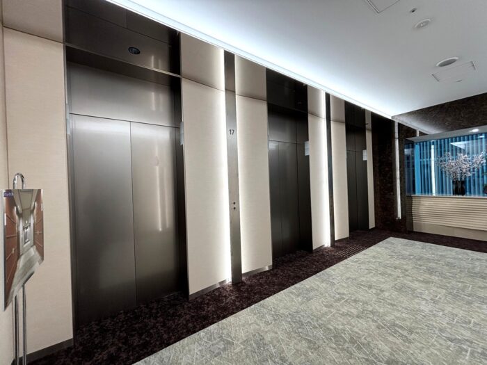 日本橋一丁目三井ビルディング　エレベーターホール