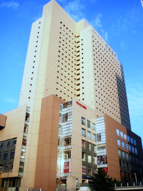 クロスゲートの外観
