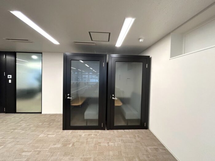 エンスイテ芝大門　個室ブース