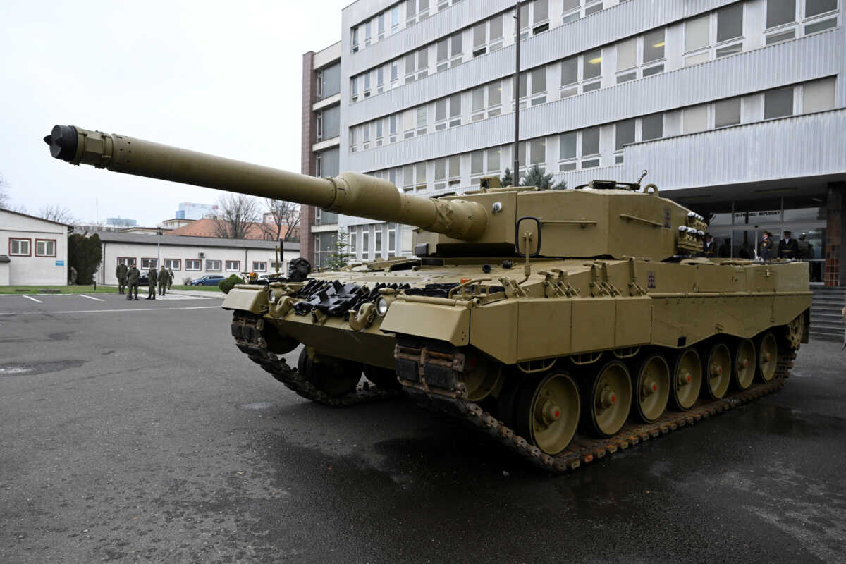 Φινλανδία: Στέλνει στην Ουκρανία τρία Leopard 2 κατάλληλα για άρση ναρκοπεδίων 1 finlandia stelnei stin oykrania tria leopard 2 katallila gia arsi narkopedion 63f782e6f3444