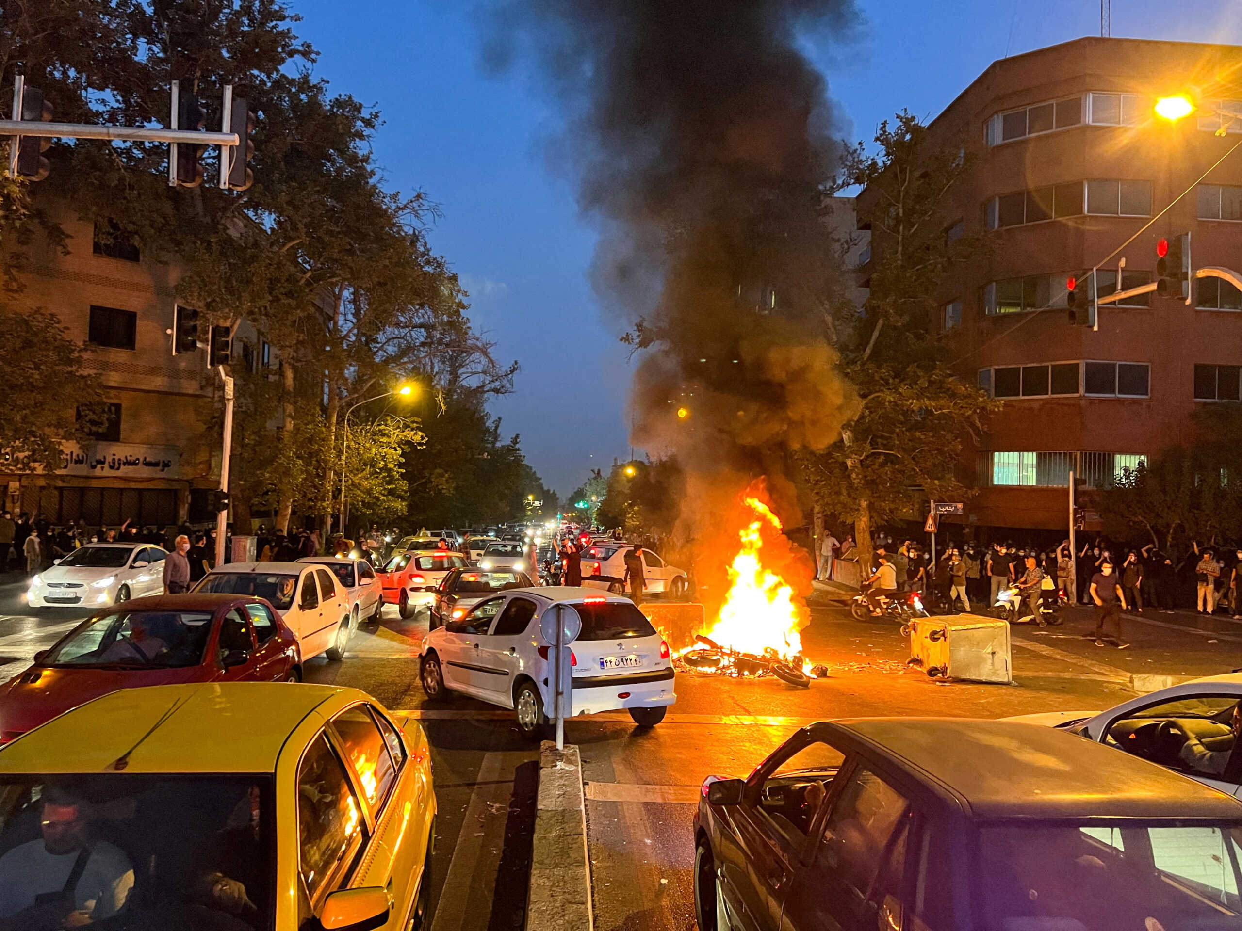 Διαδηλώσεις στο Ιράν: Παιδιά συνελήφθησαν και βασανίστηκαν με ξυλοδαρμούς, μαστιγώσεις και ηλεκτροσόκ στα γεννητικά όργανα 1 diadiloseis sto iran paidia synelifthisan kai vasanistikan me xylodarmoys mastigoseis kai ilektrosok sta gennitika organa 6412ecb4d594f