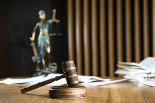 Ελεύθερη η εφοριακός από τη Θεσσαλονίκη που κατηγορείται για απευθείας αναθέσεις σε προμηθευτές 1 eleytheri i eforiakos apo ti thessaloniki poy katigoreitai gia apeytheias anatheseis se promitheytes 6405d22b24195