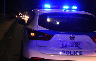 Επεισοδιακή καταδίωξη στον Κηφισό: Οδηγός «ύποπτου» οχήματος έπεσε πάνω σε ταξί 1 epeisodiaki katadioxi ston kifiso odigos ypoptoy ochimatos epese pano se