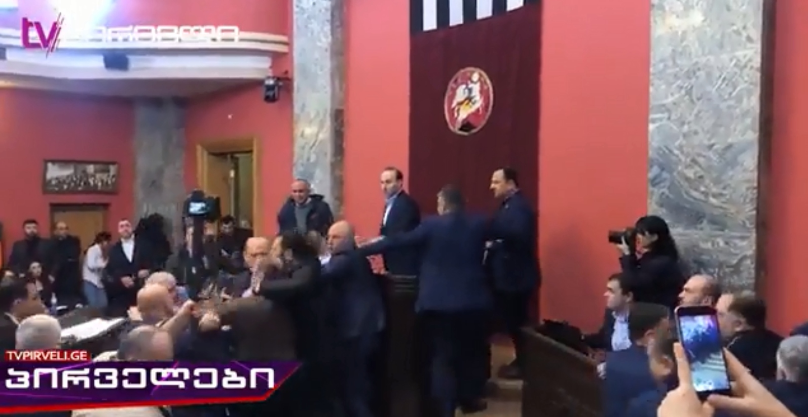 Γεωργία: Άγριο ξύλο μεταξύ βουλευτών στο κοινοβούλιο στη συζήτηση νόμου περί ξένων πρακτόρων 1 georgia agrio xylo metaxy voyleyton sto koinovoylio sti syzitisi nomoy peri xenon praktoron 6405e79bb2e30
