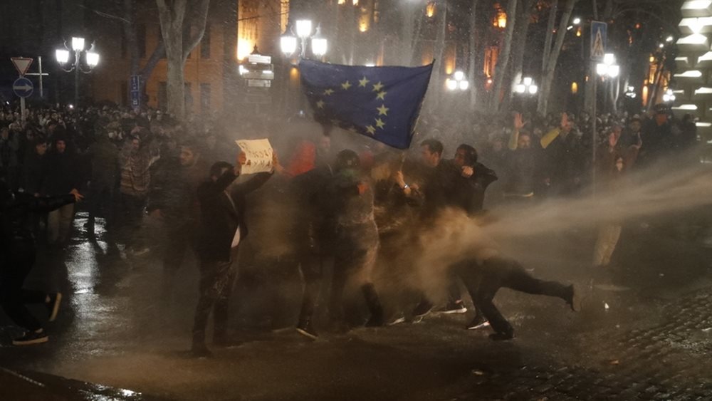 Γεωργία: Η πρόεδρος χαιρετίζει τη "νίκη των διαδηλωτών" κατά του σ/ν περί "ξένων πρακτόρων" 1 georgia i proedros chairetizei ti amp 8220 niki ton diadiloton amp 8221 kata toy s n peri amp 8220 xenon praktoron amp 8221 640a1f2a93add