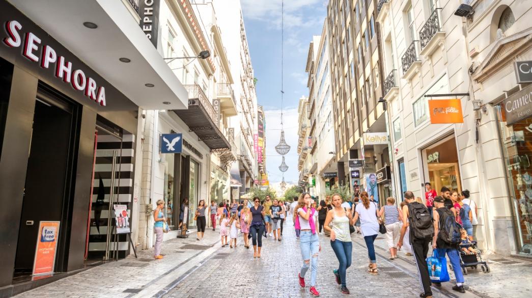 Ο τουρισμός απογειώνει τη ζήτηση για καταστήματα στο ιστορικό κέντρο 1 o toyrismos apogeionei ti zitisi gia katastimata sto istoriko kentro 6409657b9bde3