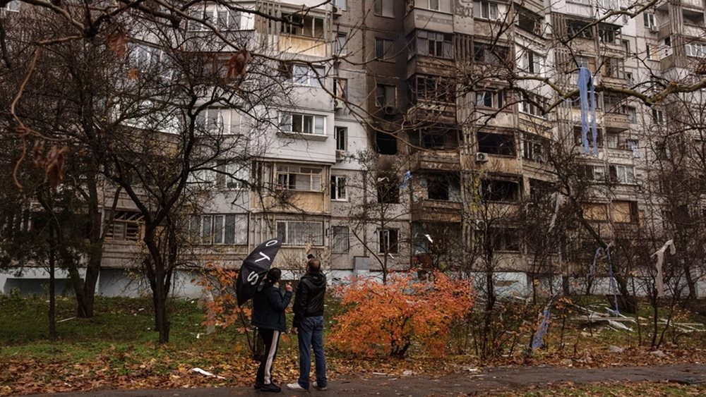 Ουκρανία: Μία γυναίκα και δύο παιδιά σκοτώθηκαν από ρωσικό βομβαρδισμό σε χωριό της Χερσώνας 1 oykrania mia gynaika kai dyo paidia skotothikan apo rosiko vomvardismo se chorio tis chersonas 6404bf4f3dd82