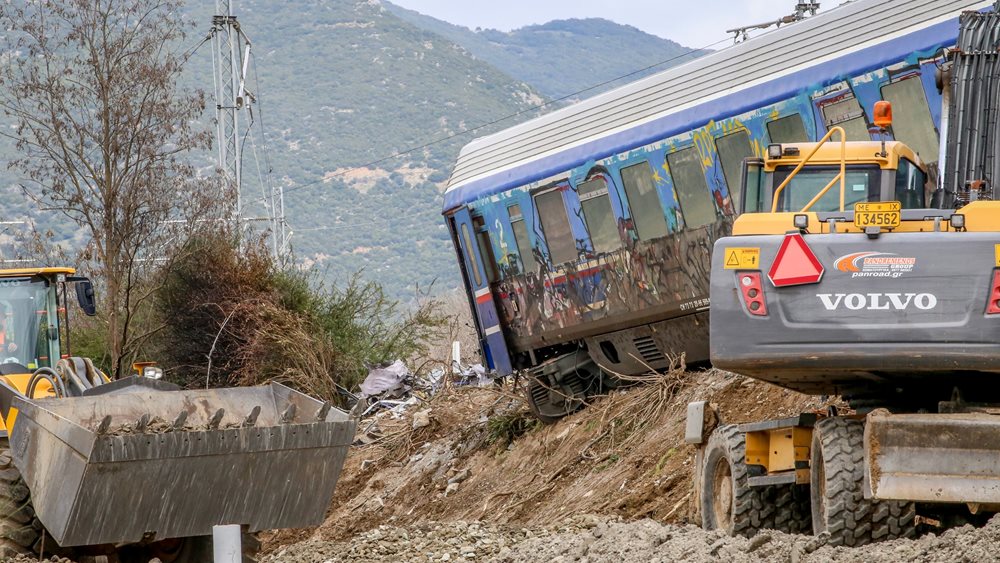 Σύγκρουση τρένων στα Τέμπη: Στους 55 οι νεκροί που ταυτοποιήθηκαν μέχρι στιγμής 1 sygkroysi trenon sta tempi stoys 55 oi nekroi poy taytopoiithikan mechri stigmis 640346359d36e