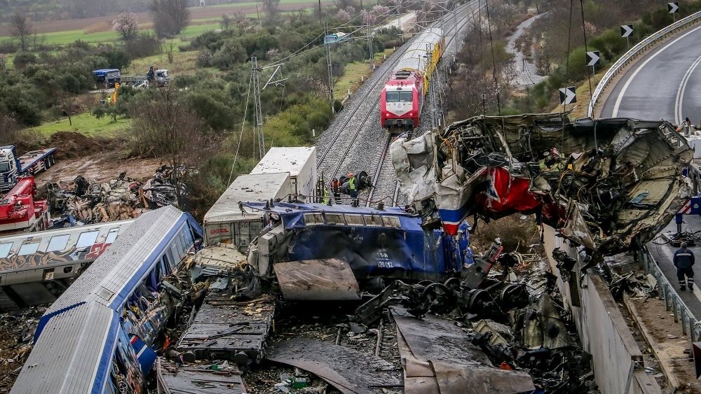 Τραγωδία στα Τέμπη: "Κουβαλάω 35 φέρετρα στην πλάτη μου…", τα πρώτα λόγια του σταθμάρχη 1 tragodia sta tempi amp 8220 koyvalao 35 feretra stin plati moy amp 8221 ta prota logia toy stathmarchi 6403b7aa8352e