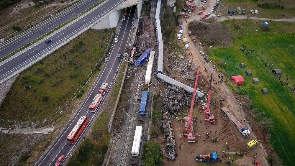 Τσίπρας στα Τέμπη: Ζούμε μία αδιανόητη τραγωδία – Τώρα πενθούμε, δεν θέλω να μιλήσω για ευθύνες 1 tsipras sta tempi zoyme mia adianoiti tragodia tora penthoyme den thelo na miliso gia eythynes 63ff54062fed7