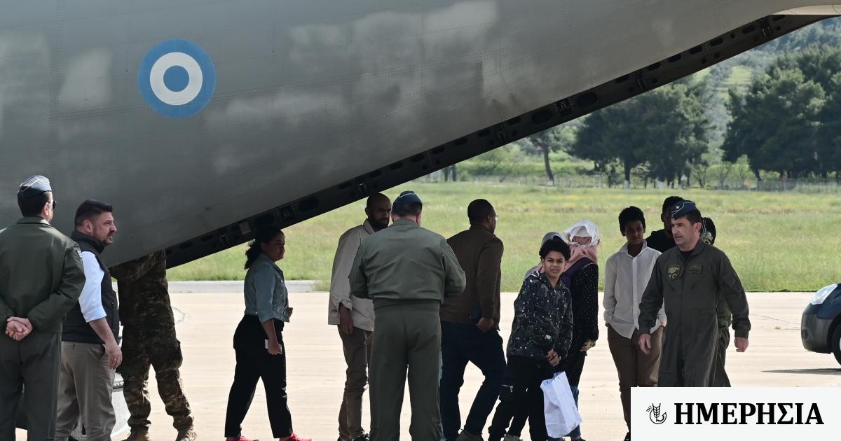 Επέστρεψαν στην Ελευσίνα 39 άτομα από το Σουδάν με C-130 1 epestrepsan stin eleysina 39 atoma apo to soydan me c 130 644bec6329c72
