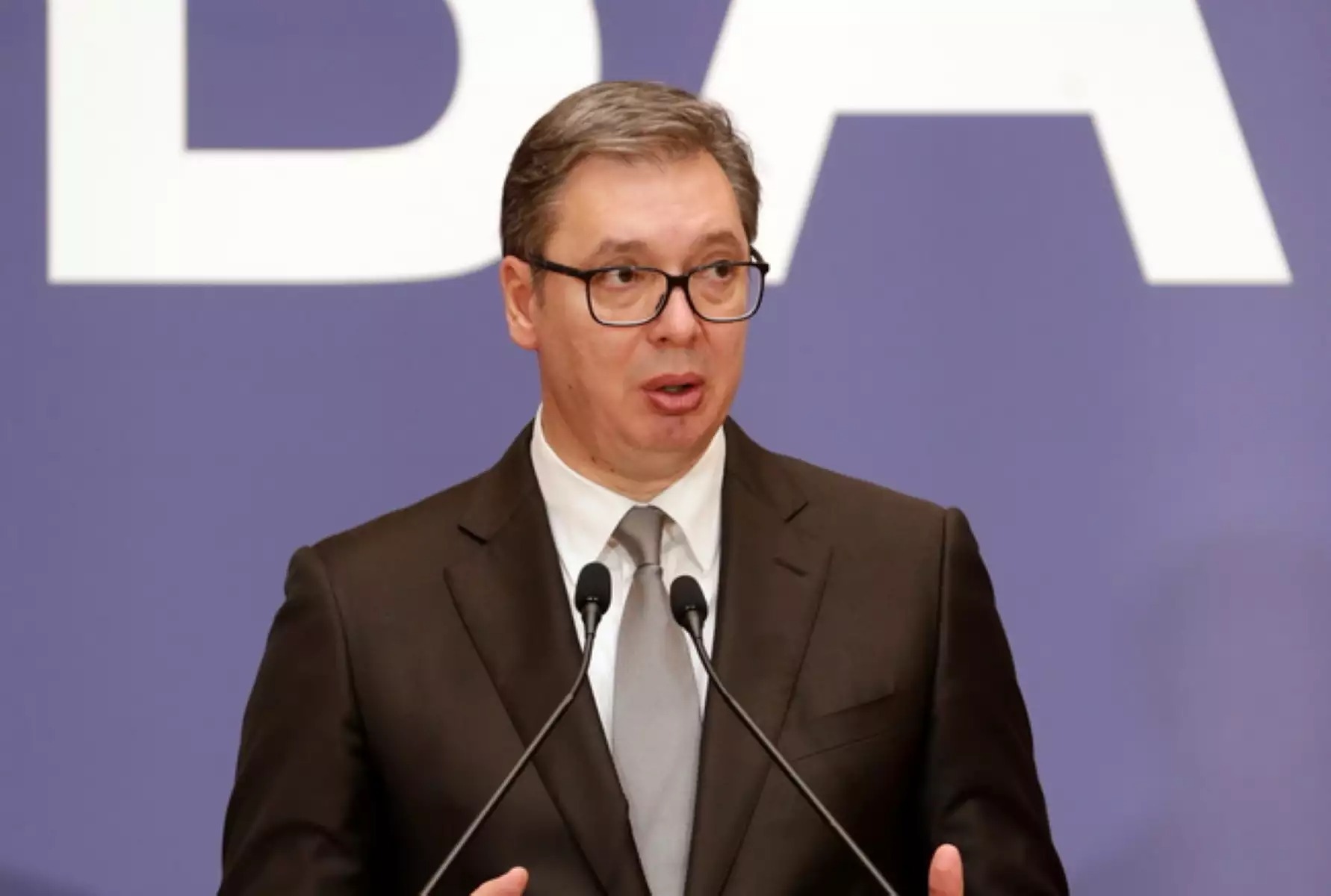 Σερβία: Ο Βούτσις διαψεύδει πως πούλησε πολεμικό υλικό σε Ουκρανία και Ρωσία 1 servia o voytsis diapseydei pos poylise polemiko yliko se oykrania kai rosia 643863a3cd490